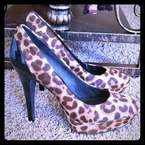 INC Leopard Pumps